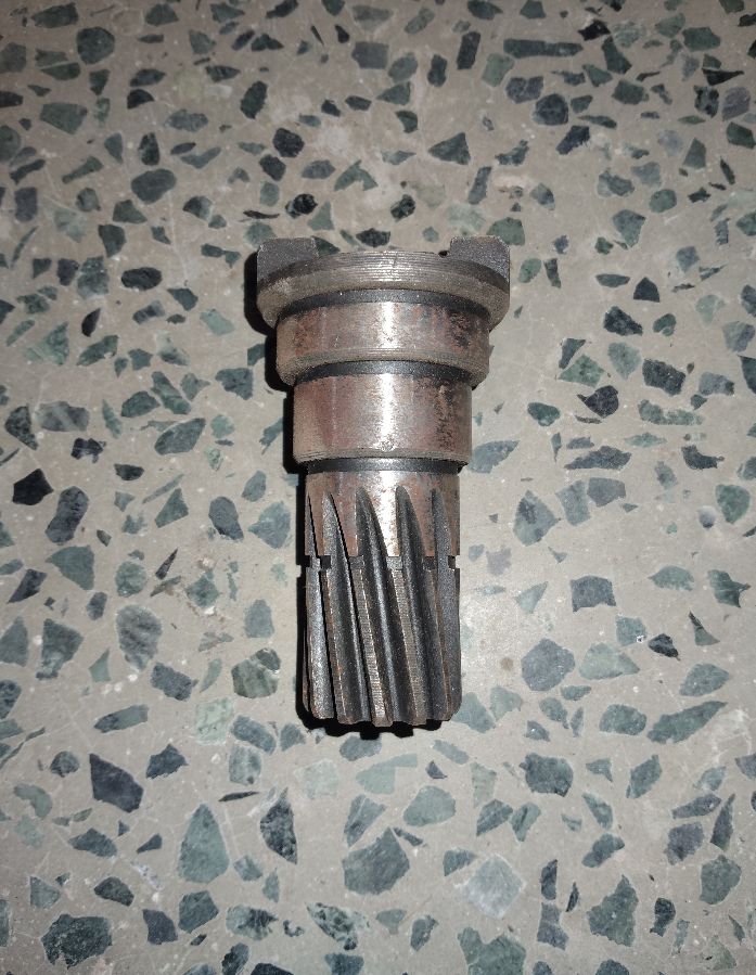 GEAR WHEEL DRIVE 13 TEETH (RAMMER )